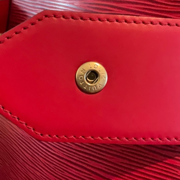 🏆LOUIS VUITTON Epi Bucket Bag Sac D’epaule with Pochette Castilian Red - Picture 9 of 13